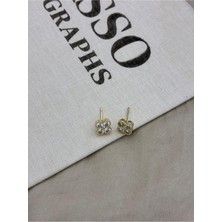 Hedef Bijuteri Dört Taşlı Gold Renk Çiçek Form Mini Çivi Küpe CM27