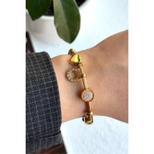 Leo'Stone Özel Seri Romen Charmlı Kalp ve Kelebek Detaylı Mıknatıslı Kadın Çelik Bileklik Kelepçe Altın