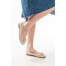 Sibel Gürel İNF-325 Bej Tokalı Aksesuarlı Günlük Kadın Babet