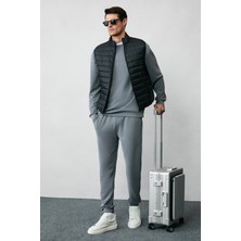 Kiğılı Dik Yaka Fermuarlı Kapitone Spor Şişme Yelek