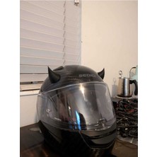 Feyza Design Şık ve Dayanıklı Motor Kaskı Boynuz Detaylarıyla Güvenli Sürüş Sağlar