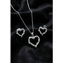 Roza Silver 925 Ayar Gümüş Rodyum Kaplama Zirkon Taşlı Sarmaşık Detaylı Kalp Kolye-Küpe 2'li Set