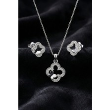 Roza Silver 925 Ayar Gümüş Rodyum Kaplama Zirkon Taşlı Kelebek Detaylı Yonca Kolye-Küpe 2'li Set