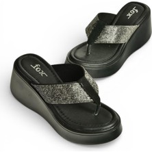 Fox Shoes Y973525309 Siyah Taş Detaylı Parmak Arası Kalın Tabanlı Kadın Terlik