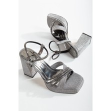 Miss Zülüf Kadın Taş Bieli Simli Malzeme Topuklu Sandalet