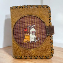 Fildişi Aksesuar El Yapımı Kadın Cüzdan Vegan Deri Kedi Köpek Aşkı Görselli Hardal Renk