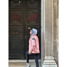 Trend Esinty Kadın Kapüşonlu Penye Yelekli Cepli Arma Detaylı Gabardin Ceket