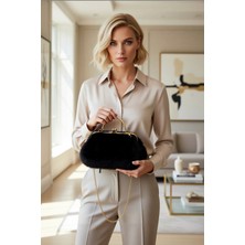 Benerly Kadın Suni Kürk Kumaş Dokuma Materyal Düz Desenli Omuz Çanta Klipsli Kapanma Zincir Askı Detayı