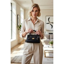 Benerly Kadın Gömlek Yaka Uzun Kollu Önden Düğme Kapamalı Kapaklı Cepli Düz Desen Standart Fit Crop Kesim