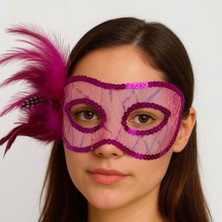 Judge Fuşya Renk Yandan Tüylü Pul Payet Işlemeli Parti Maskesi 23X12 cm