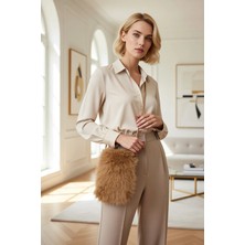 Benerly Kadın Suni Kürk Çapraz Askılı Omuz Çantası Peluş Dokulu Telefon Bölmeli Düz Desenli Örme Kumaş