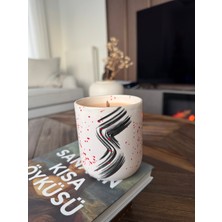 Zeniz Objects Seramik Bardakta El Yapımı Amber Kokulu Soya Mum – Doğal & Şık Tasarım