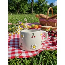 Nivra Grup Papatya ve Kiraz Desenli Kabartmalı El Yapımı Seramik Kupa Bardak