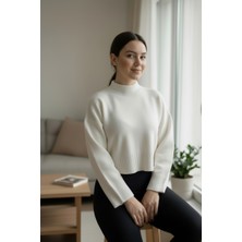 Strength Wear Krem Crop Kazak