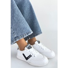 Modanı Seç Jowen Beyaz Cilt Siyah Detaylı Bağcıklı Spor Ayakkabı