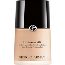 Giorgio Armani Ipeksi ve Hafif Dokulu,doğal ve Parlak Bitişli Gün Boyu Kalıcı Fondöten- 4,75 30 ml PASSI.4329