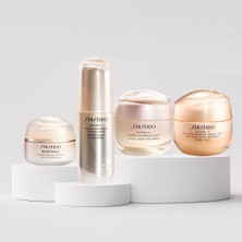 Shiseido Benefıance Kırışıklık ve Yaşlanma Karşıtı Etkili Yenileme Formüllü Cilt Bakım Seti