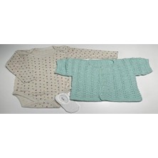 3 Yaş El Örgüsü Bebe Mavisi Yelek ile Zıbın ve Babet Çoraptan Oluşan Hediye Seti