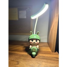 Sevimli Scooterlı Tavşan Masa Lambası – LED Işıklı, Dekoratif & Fonksiyonel