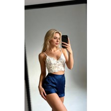 Gece İncisi Askılı Dantel Büstiyerli Saten Şortlu Takım