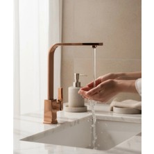 İsaoğlu Yapı Bakır Mutfak Bataryası Kare Modern Tasarım Evye Armatürü Bakır Bronz Pirinç Malzeme