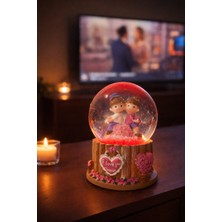 Home Dekor Hediye Sevgiliye Özel Oturan Sevgililer Aşıklar Figürlü 9 cm Işıklı Kar Küresi Dekoratif Hediye pembe