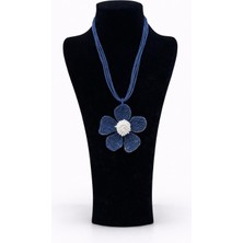 Pangu Lacivert Çiçek Formlu El Yapımı Görünümlü Kolye