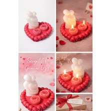 Sevgili Çift Biblo & Gül Mumlu Kalp Tepsi – Vanilya Kokulu Romantik Dekor Seti