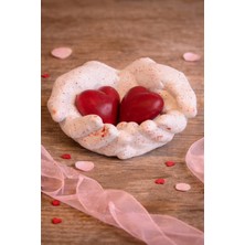 Eller Içinde Kalp Mumluk Seti – Vanilya Kokulu 2’li Kalp Mum – Romantik Dekor & Hediye