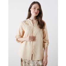 Lc Waikiki Yeni Sezon Kaçık Yaka Çiçek Nakışlı Kadın Gömlek