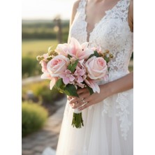Nettenevime Yapay Çiçek Gelin Çiçeği Buketi Pembe Açık Gül Lilyum ve Aradal Çiçekleri 40*25CM