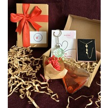 IRONMOON Sevgililer Günü Hediye Seti-Çelik Kolye-Işıklı Anahtarlı-Kalp Şeklinde Elı Istıcı-Kırmızı Çiçek