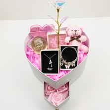 Kalbinizde Kelebekler Uçuran Pembe Rüya Hediye Kutusu