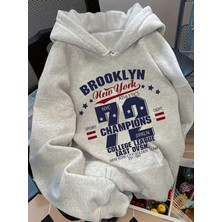 LAYORA Yazı Baskılı Hoodie – Rahat ve Trend Model