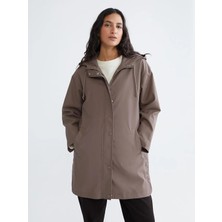 LC Waikiki Kahverengi Kapüşonlu Kadın Yağmurluk Dropsuz 40 Beden Polyester Astarlı Model