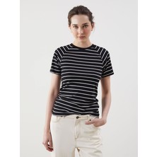 Lc Waikiki Yeni Sezon Bisiklet Yaka Çizgili Kadın Tişört