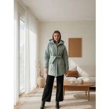 Luniva Kadın Mint Yeşili Kuşaklı Şişme Mont – Peluş Astarlı, Fermuarsız Tasarım