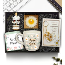 As Gift Kişiye Özel Beyaz Kupa & Mini Atlı Karınca & Kalpli Anahtarlık & Mum Hediye Seti