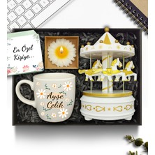 As Gift Kişiye Özel Beyaz Kupa & Atlı Karınca Müzik Kutusu & Mum Hediye Seti