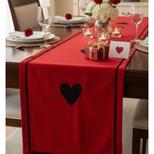 Yarımada Kadın Kooperatifi Sevgililer gününe özel, ​lüks Kadife Kalp Aplikeli Dekoratif Masa Runnerı - Kırmızı & Siyah