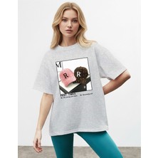 Caddekombin Kadın Retro Şapka Baskılı Yuvarlak Yaka  Gri T-Shirt