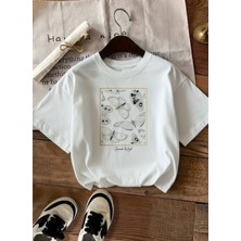 Caddekombin Kadın Gold Çerçeveli Kelebek Desenli Beyaz T-Shirt