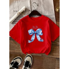 Caddekombin Kadın Büyük Mavi Kurdele Detaylı Kırmızı T-Shirt