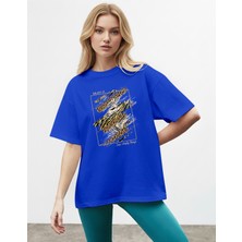 Caddekombin Kadın Gold ve Zebra Desenli Enjoy It Yazılı Saks Mavi T-Shirt