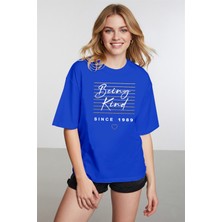 Caddekombin Kadın Altın Yaldız Çizgi Baskı Detaylı Saks Mavi T-Shirt