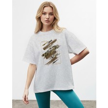 Caddekombin Kadın Gold ve Zebra Desenli Enjoy It Yazılı Gri T-Shirt