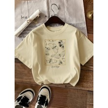 Caddekombin Kadın Gold Çerçeveli Kelebek Desenli Bej T-Shirt
