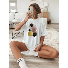 Caddekombin Kadın Modern Bal Peteği Desenli Beyaz T-Shirt
