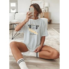 Caddekombin Kadın Zebra Desen Detaylı Bisiklet Yaka Gri T-Shirt
