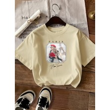 Caddekombin Kadın Romantik Paris Esintili Şık Tasarım Bej T-Shirt